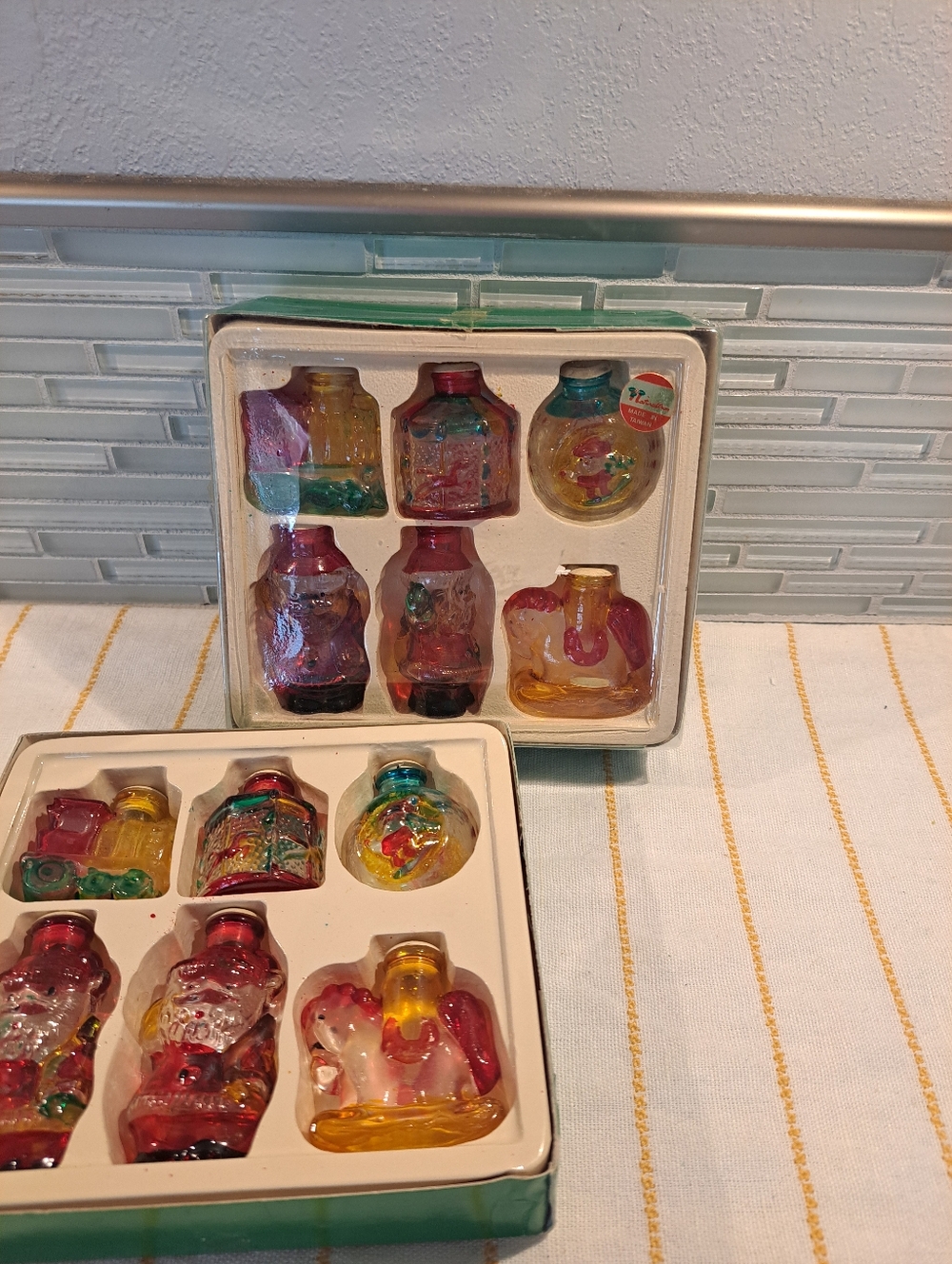 Vtg 1980’s 12 Old World Glass Christmas Light Covers